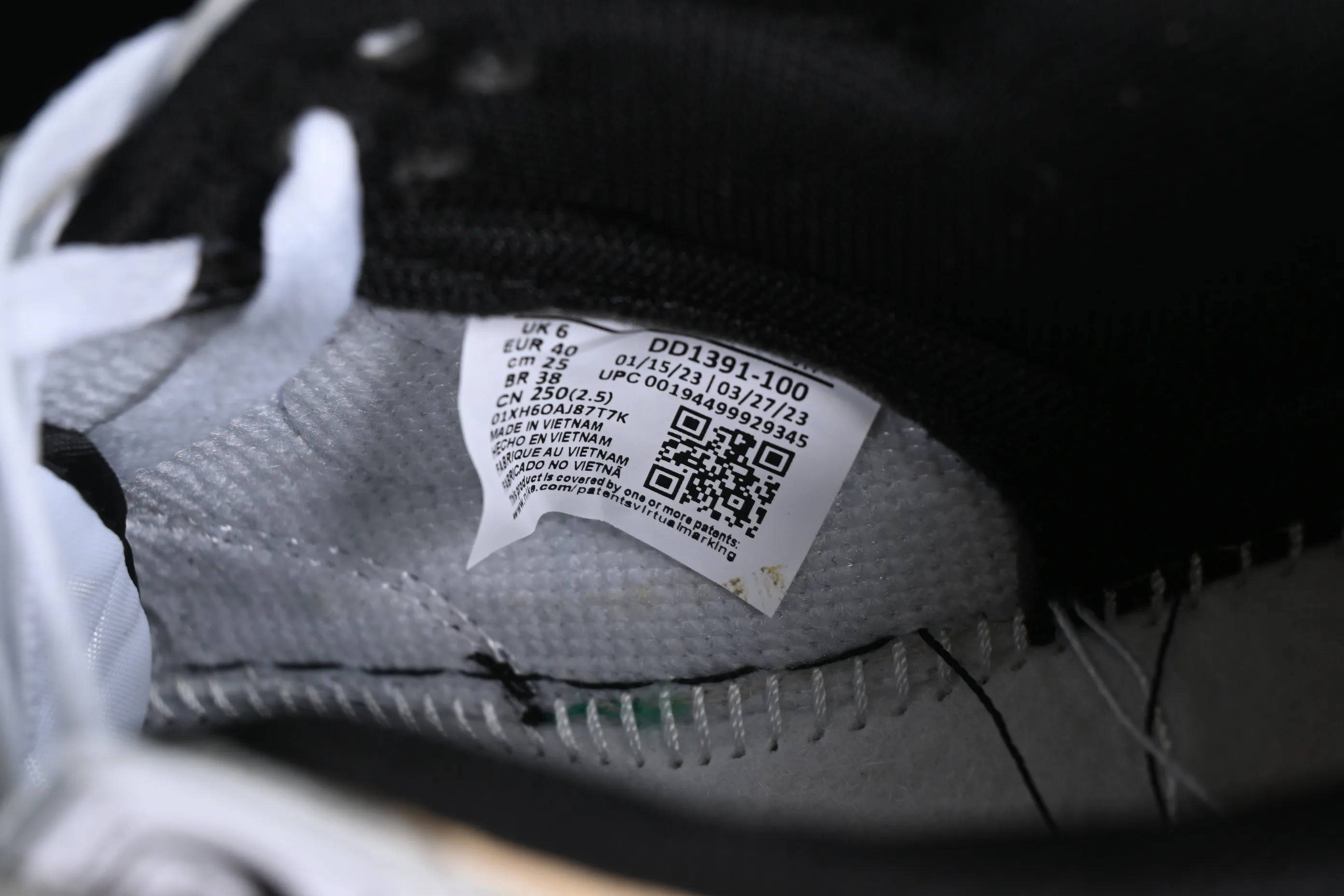 All Categories Nk SB Dunk Series Nk SB Dunk Low Low-top sneakers Nk Dunk Low DaVinci Custom Robinson Graffiti Deconstruction SB strap low-top casual sneakers DD1391-100
